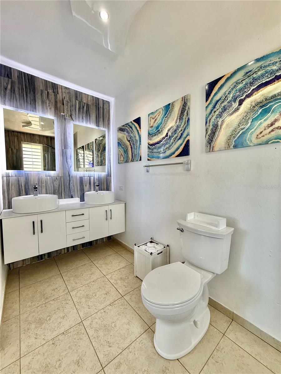 URB. LAS PALMAS - Residential