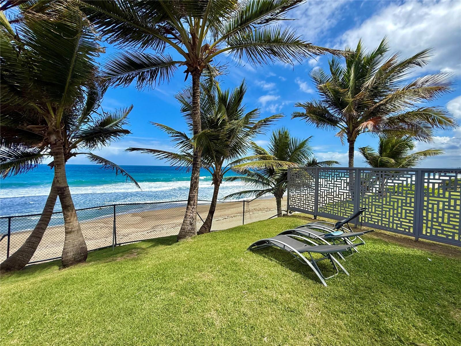 URB. LAS PALMAS - Residential