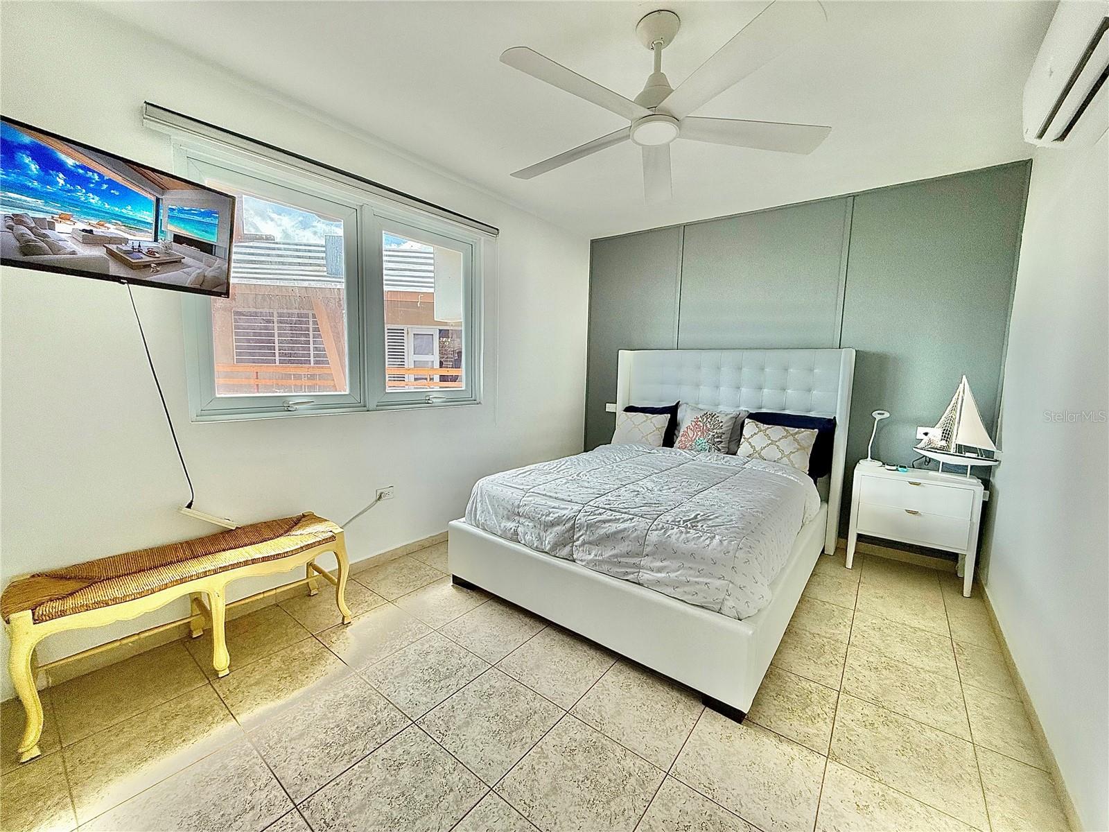 URB. LAS PALMAS - Residential