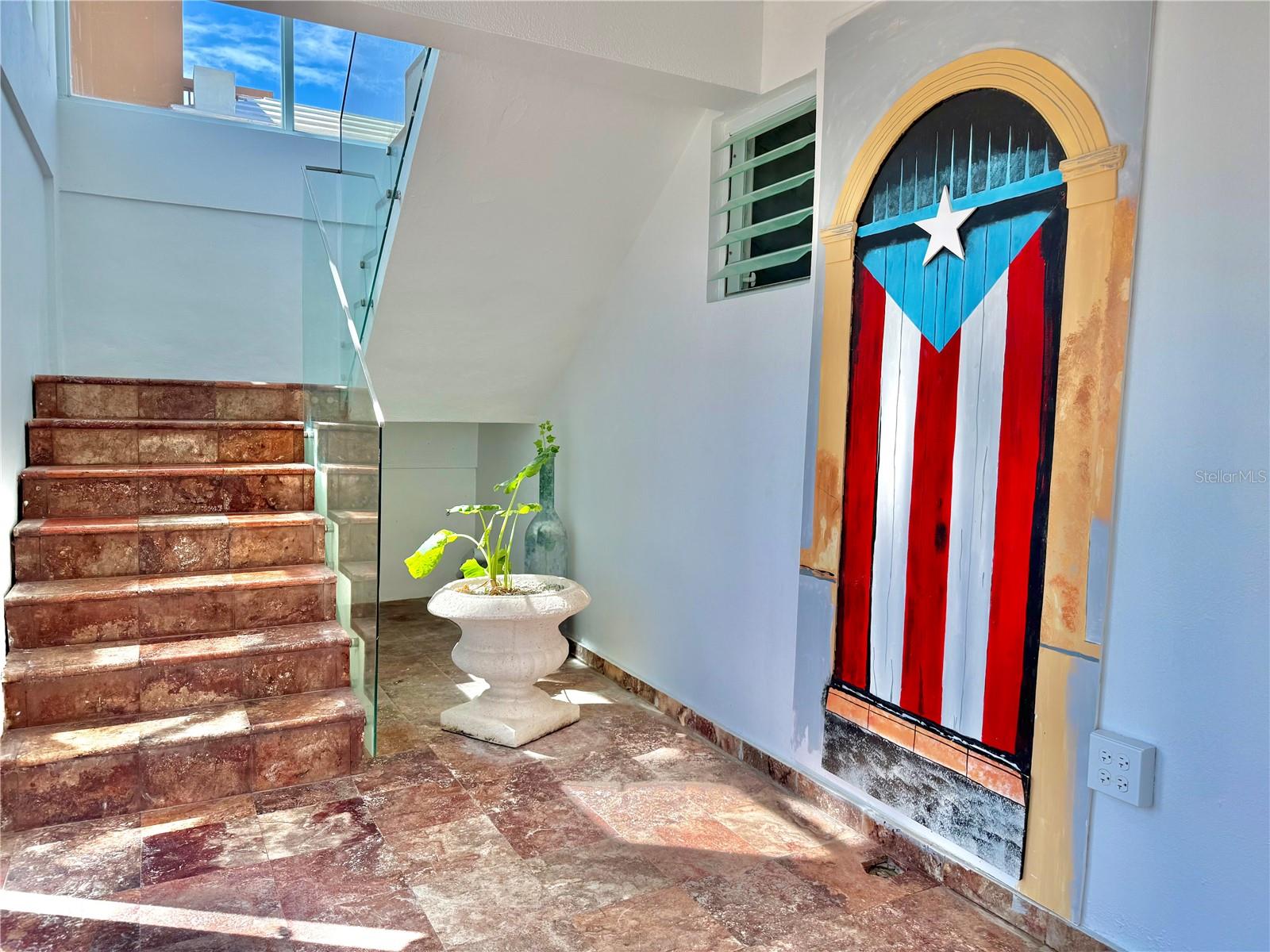 URB. LAS PALMAS - Residential