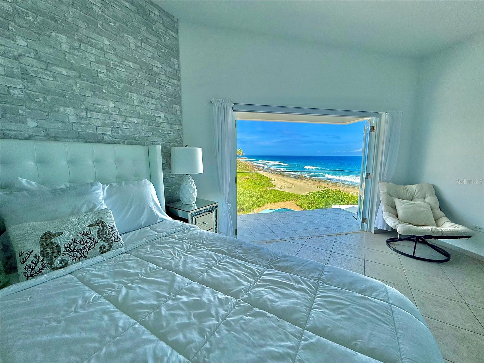 URB. LAS PALMAS - Residential