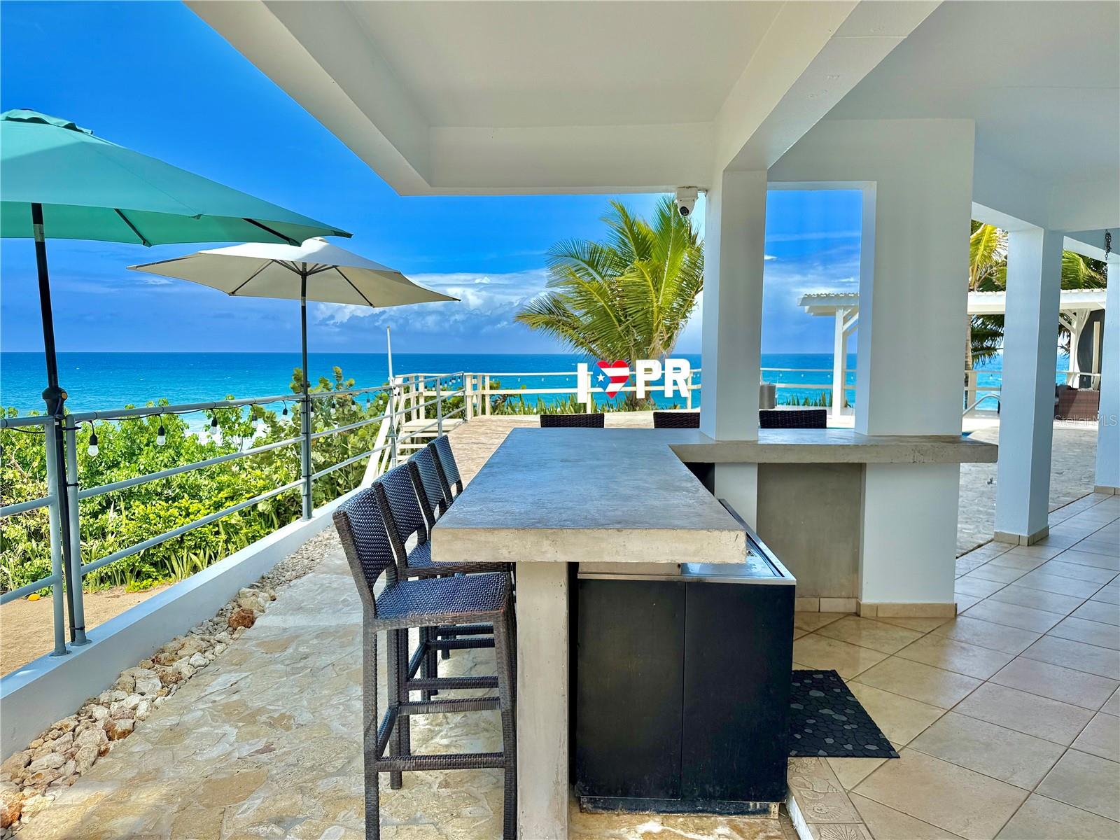 URB. LAS PALMAS - Residential