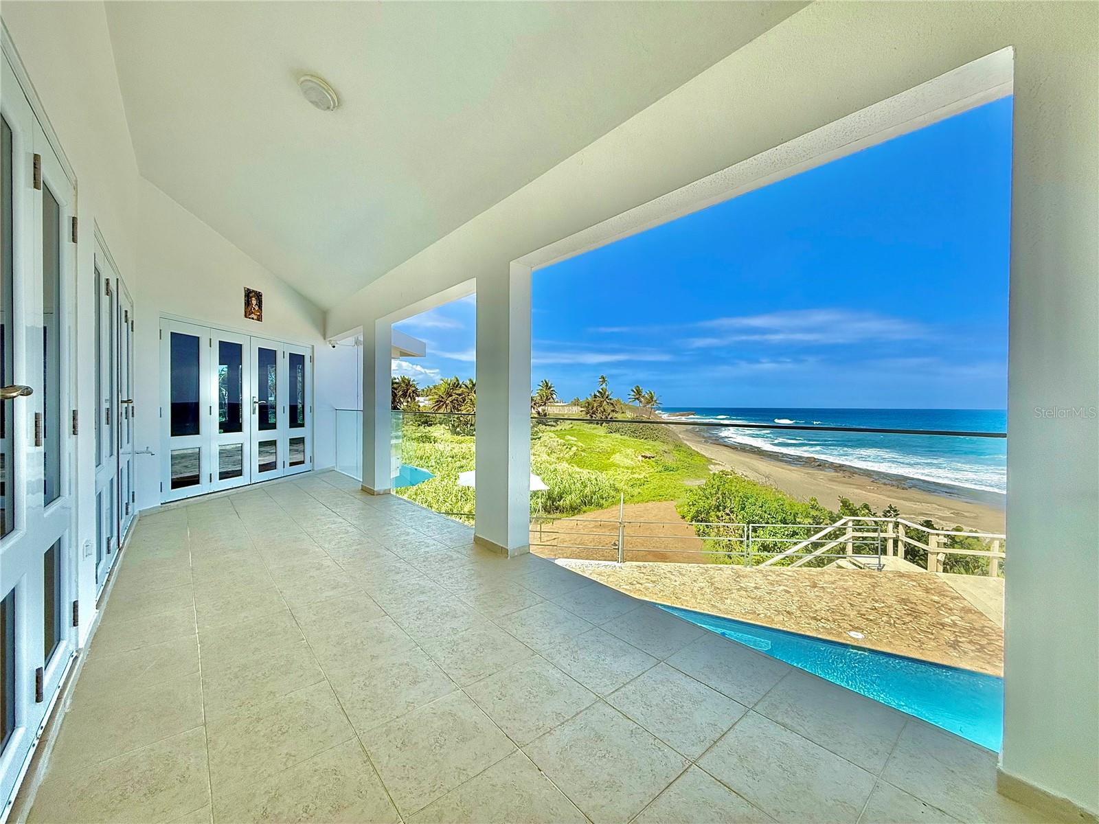 URB. LAS PALMAS - Residential