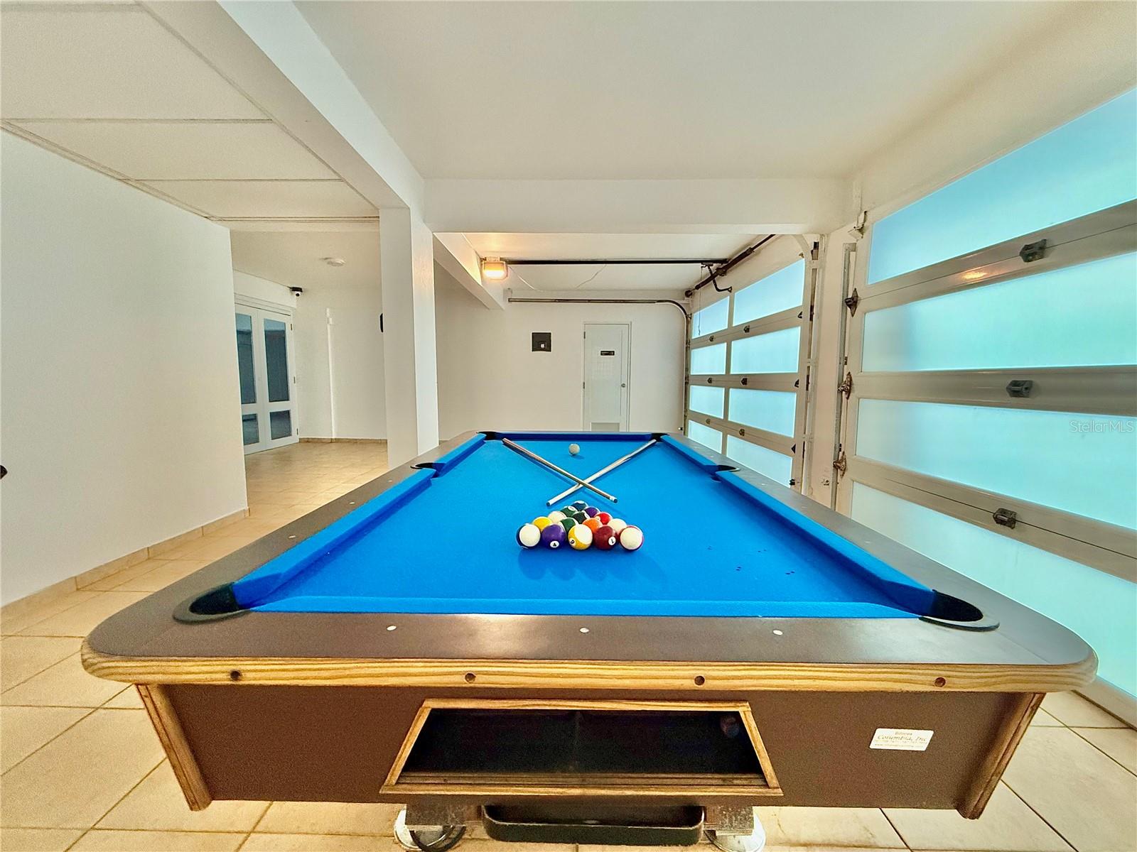 URB. LAS PALMAS - Residential