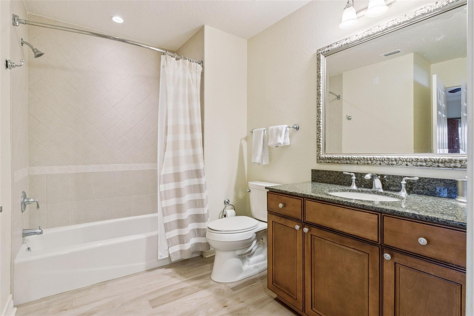 REUNION - Residential