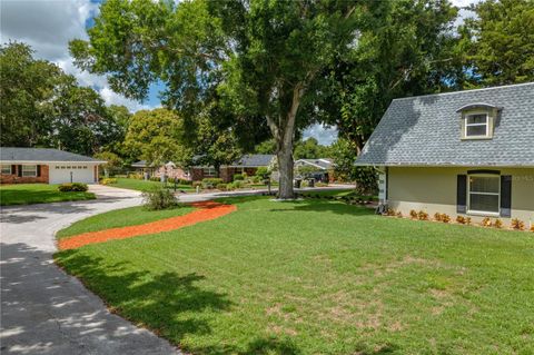 A home in WINTER HAVEN