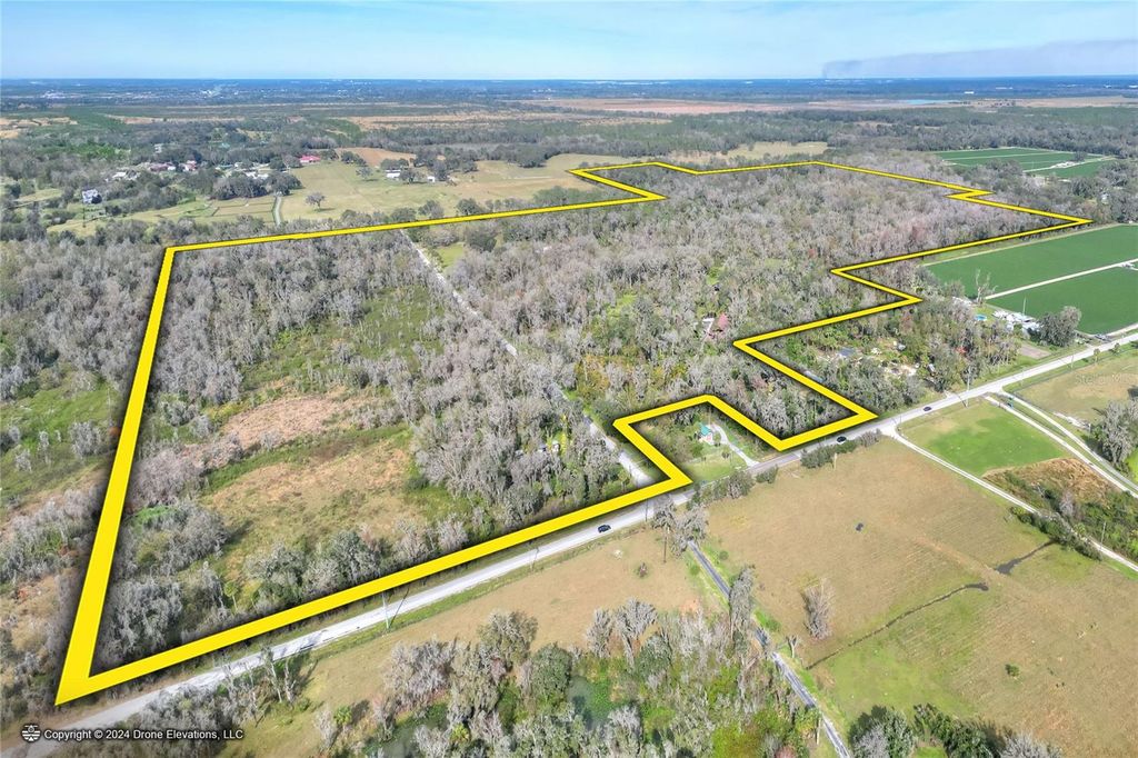 Photo of 8418 Lupton Place, Plant City, FL 33567 (MLS # T3504374)