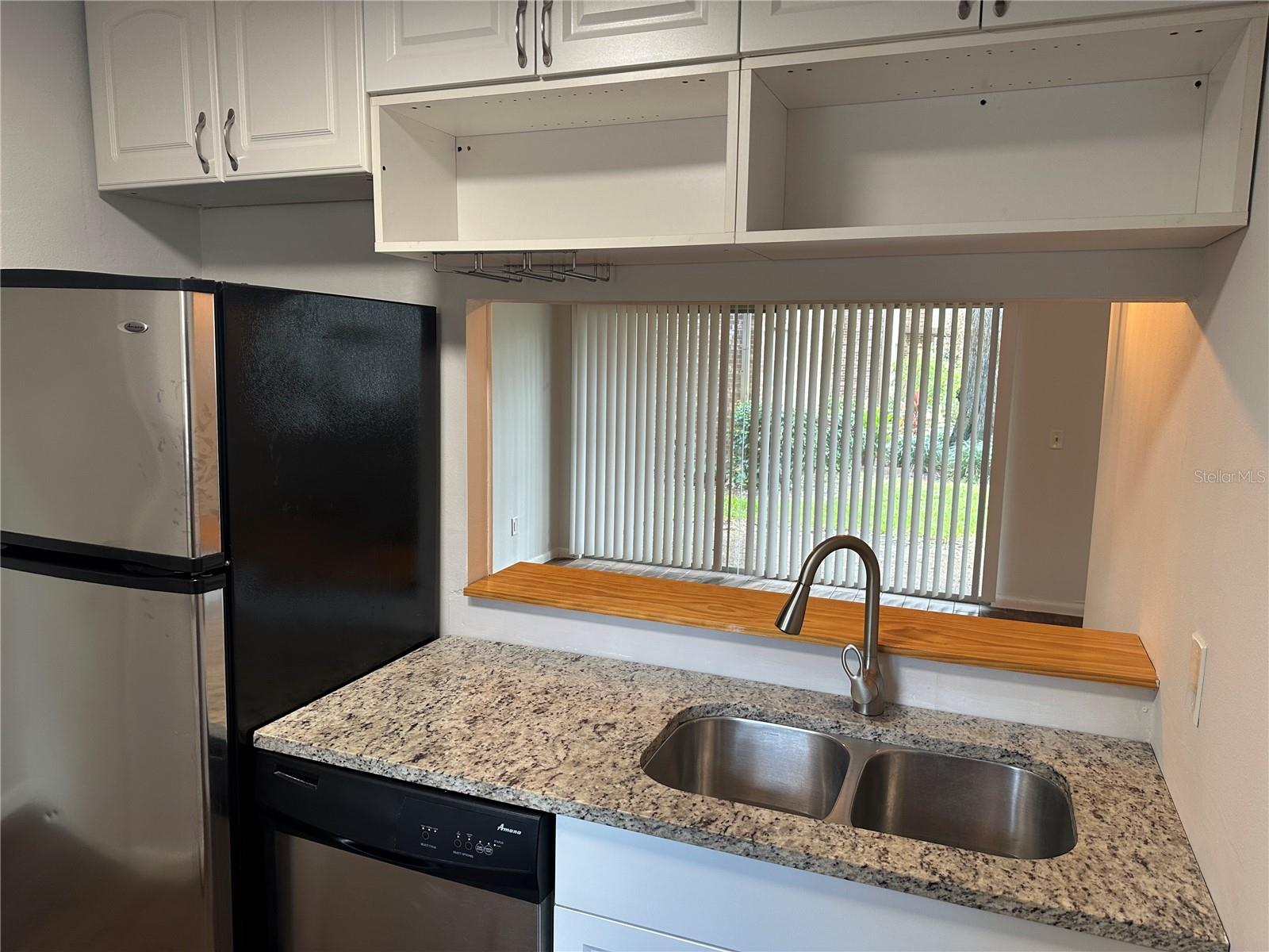 CARROLLBROOK LAKESIDE CONDOMIN - Residential Lease