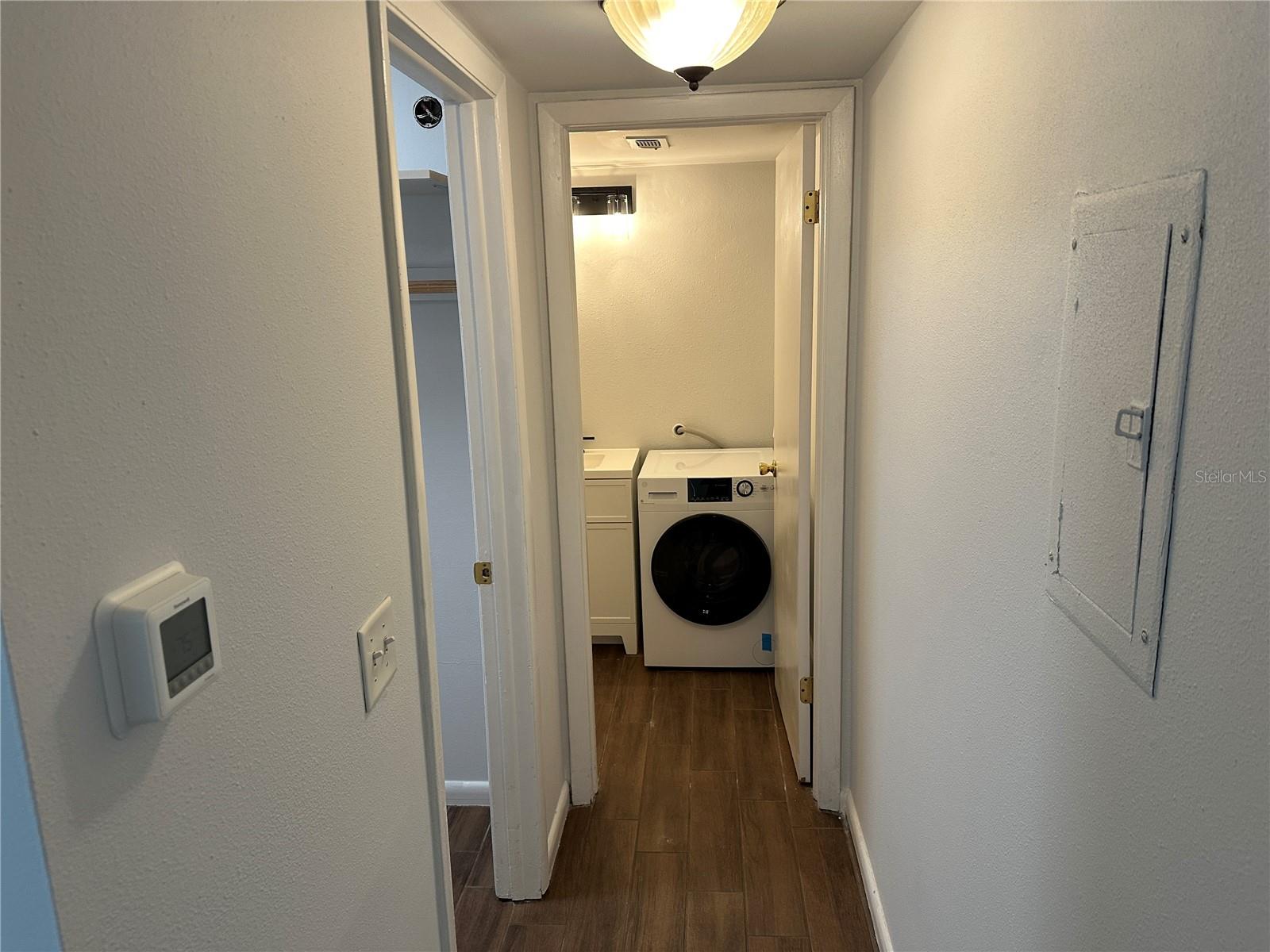 CARROLLBROOK LAKESIDE CONDOMIN - Residential Lease