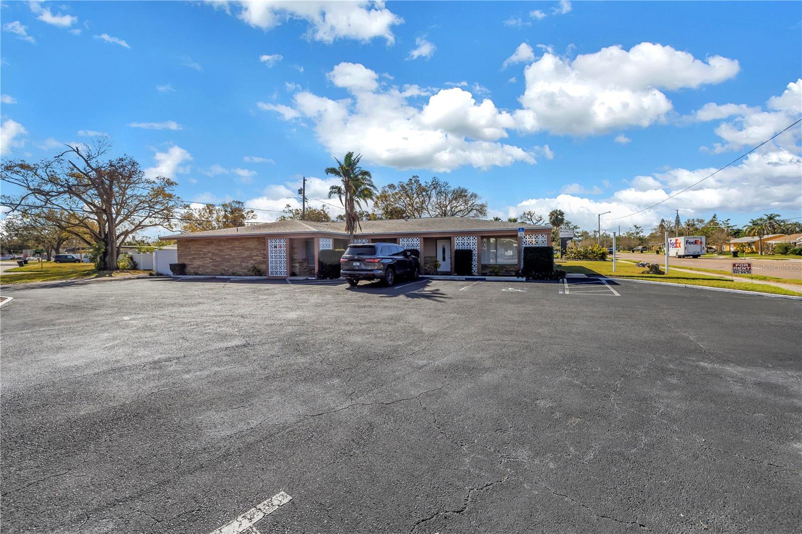 Office for rent on a high traffic road. Totally renovated and move in ready office. The space was previously rented by a Dr.. There are two bath rooms, 4 rooms, an office, foyer and a break room. There are 8 shared parking spaces with the other 2 tenants.