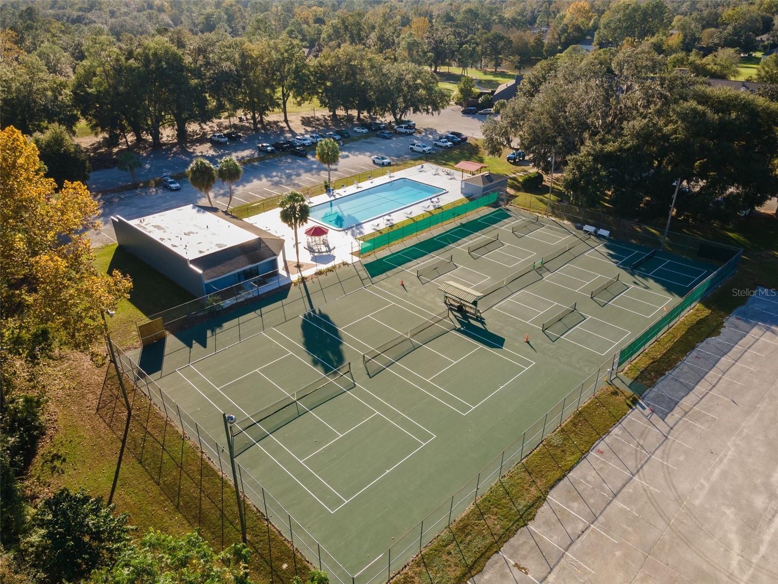 CREEKSIDE VILLAS AT TURKEY CREEK - Residential