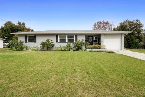 A home in DEBARY