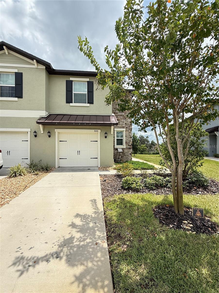 Immediate Rental Opportunity in Gated Community – Corner Unit with No Rear Neighbors!
Experience modern comfort and privacy in this beautiful 3-bedroom, 2.5-bathroom townhome for rent, located in the desirable Abbott Square community of Zephyrhills. Built in 2023 by Lennar, this two-story corner unit offers 1,787 square feet of well-designed living space and the added benefit of no rear neighbors.
The first floor features a spacious open-concept layout with a contemporary kitchen that includes granite countertops, stainless steel appliances, and a breakfast bar that flows into the dining and living areas. A convenient half-bath is located near the entrance, along with additional storage under the stairs.
Upstairs, you’ll find a versatile loft perfect for a home office or lounge area, a generous owner’s suite with a walk-in closet and private bath, two additional bedrooms connected by a Jack-and-Jill bathroom, and a laundry room for added convenience.
As a resident of Abbott Square, you'll enjoy access to community amenities such as a clubhouse, resort-style pool, splash park, playground, and more—all within a gated setting for added peace of mind.
Located near top-rated schools, golf courses, parks, and shopping and dining options, this home offers both comfort and convenience.
Available for immediate move-in—schedule your showing today!