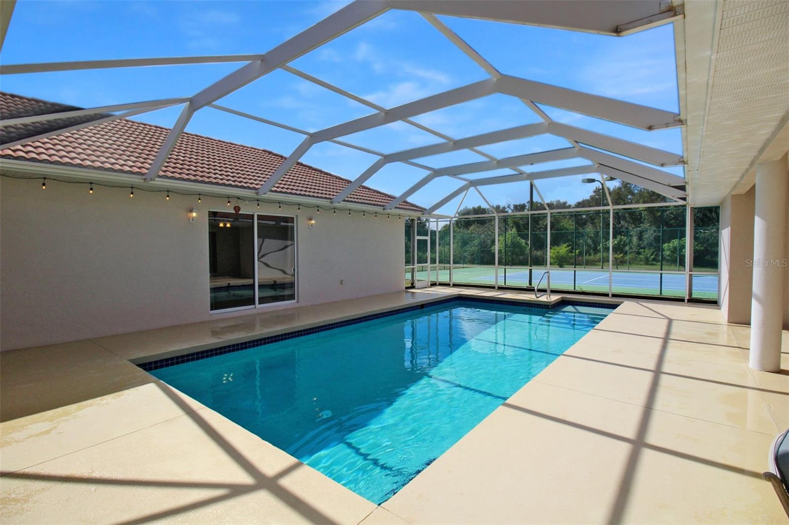 FOXBROOK PH I - Residential Lease