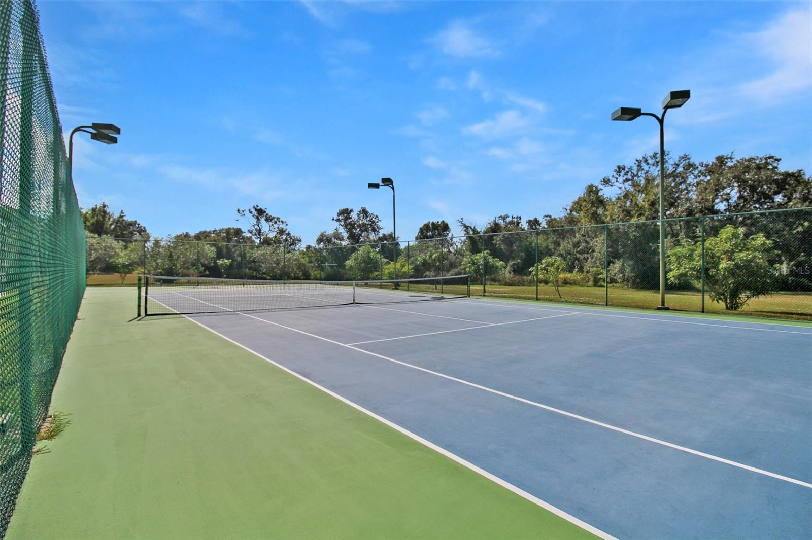 FOXBROOK PH I - Residential Lease