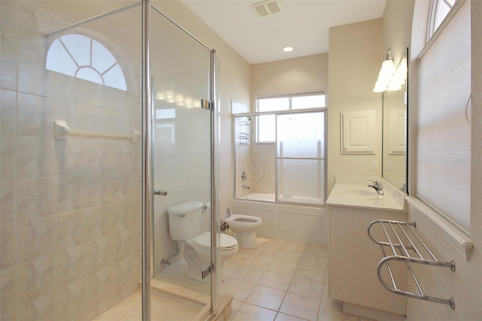 FOXBROOK PH I - Residential Lease