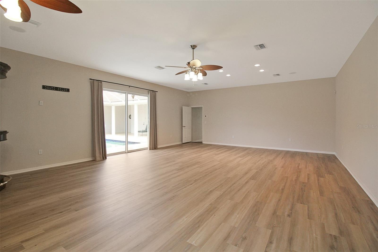 FOXBROOK PH I - Residential Lease