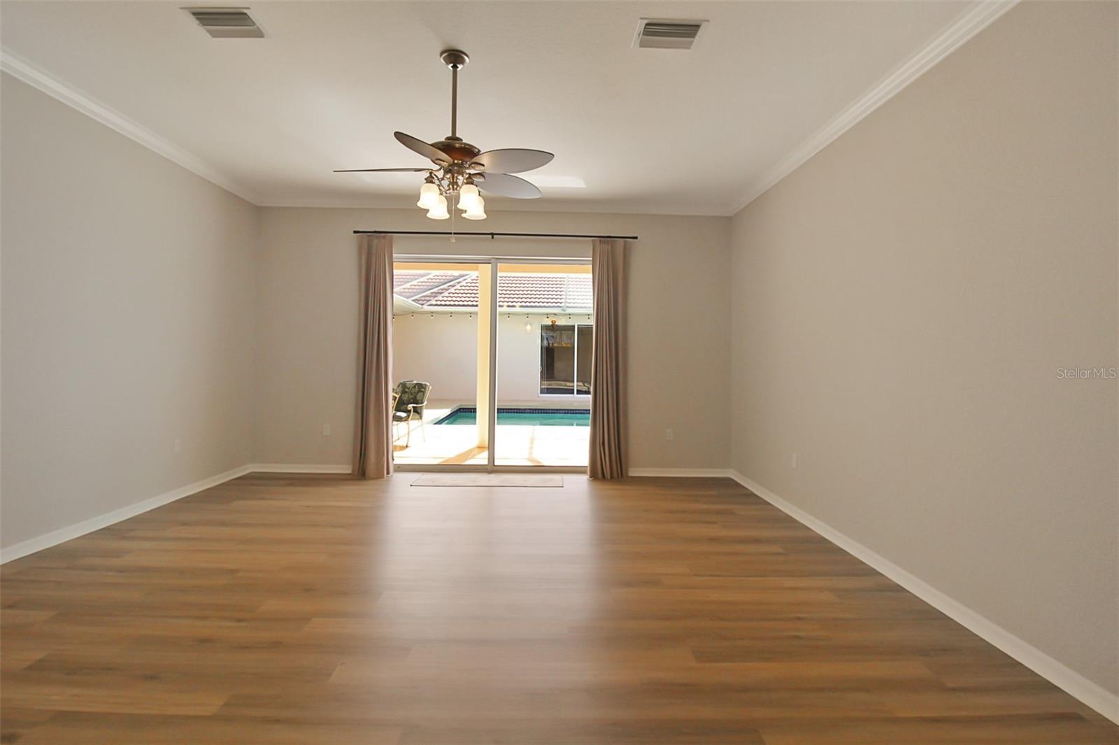 FOXBROOK PH I - Residential Lease