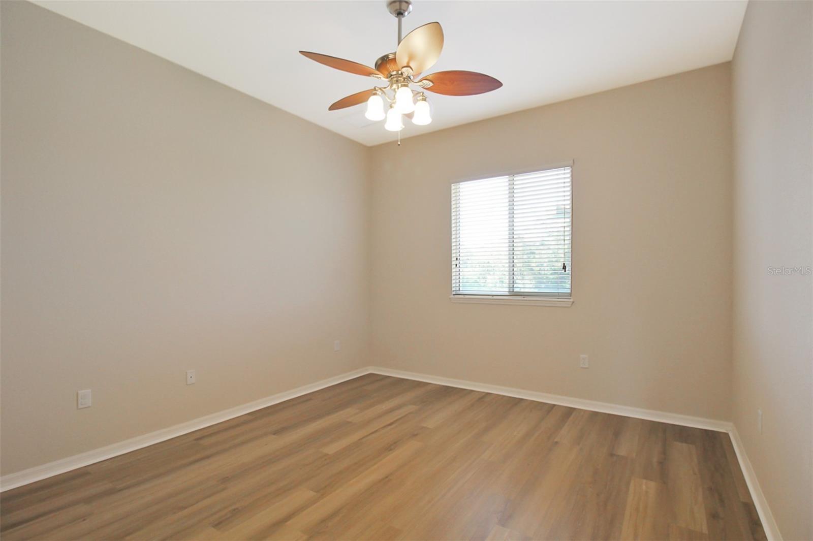 FOXBROOK PH I - Residential Lease