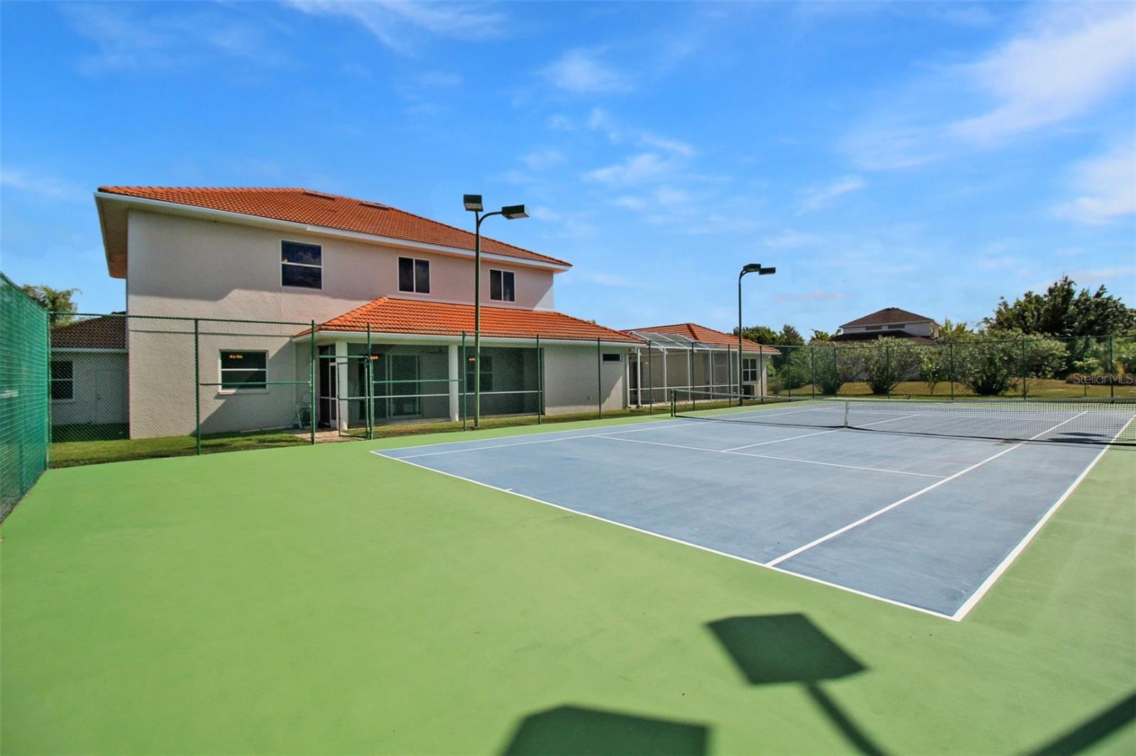 FOXBROOK PH I - Residential Lease