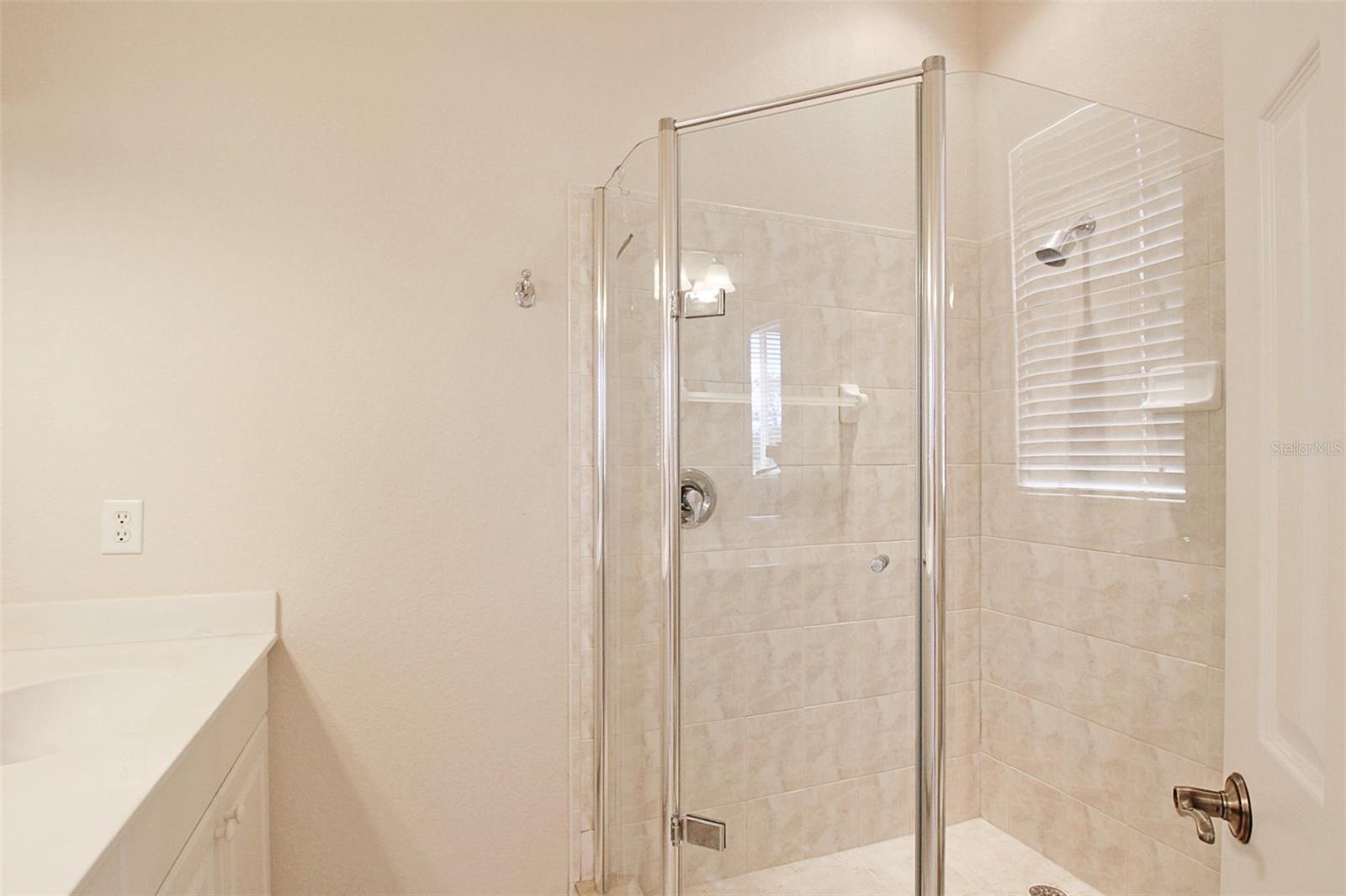 FOXBROOK PH I - Residential Lease