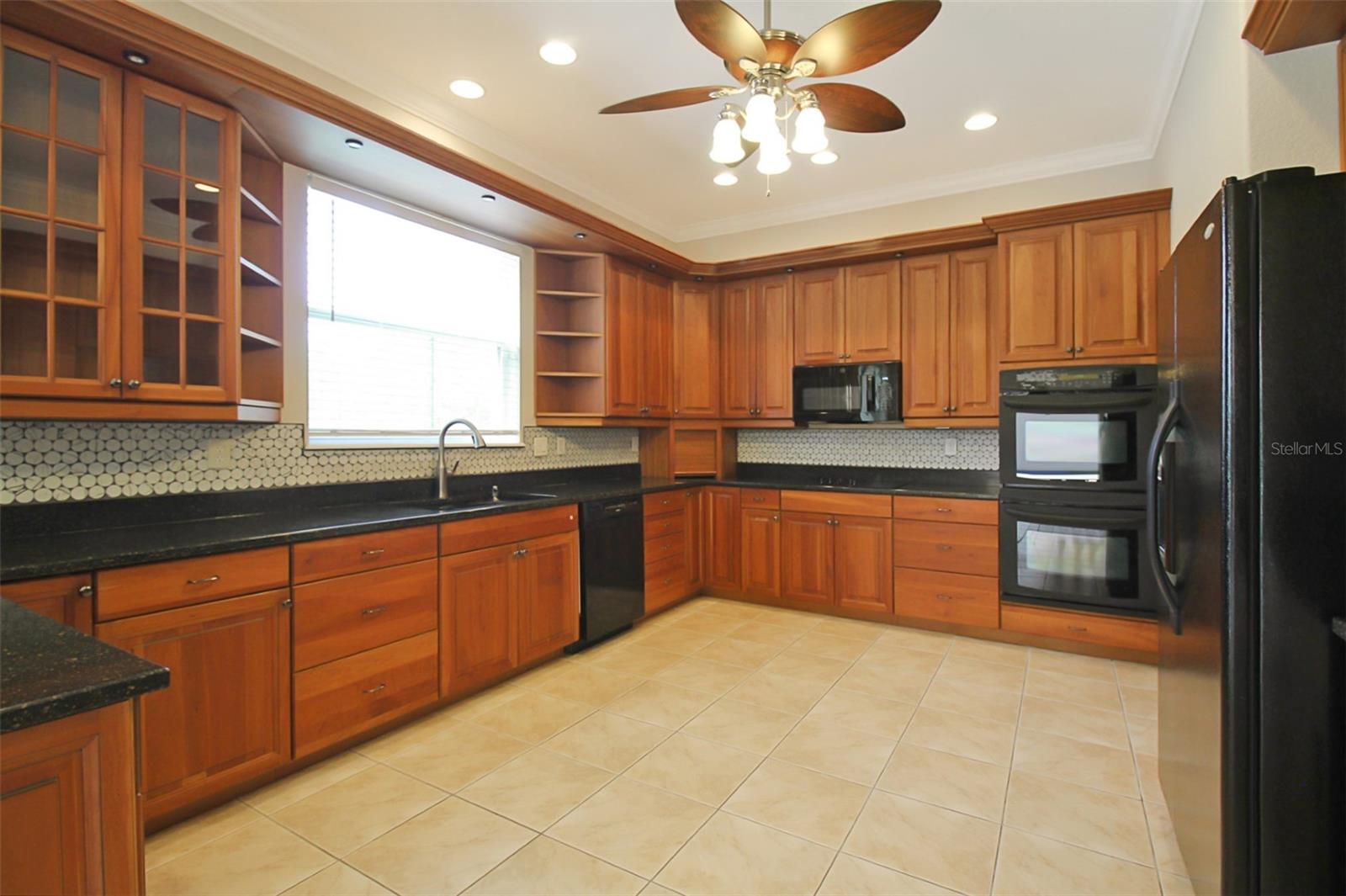 FOXBROOK PH I - Residential Lease