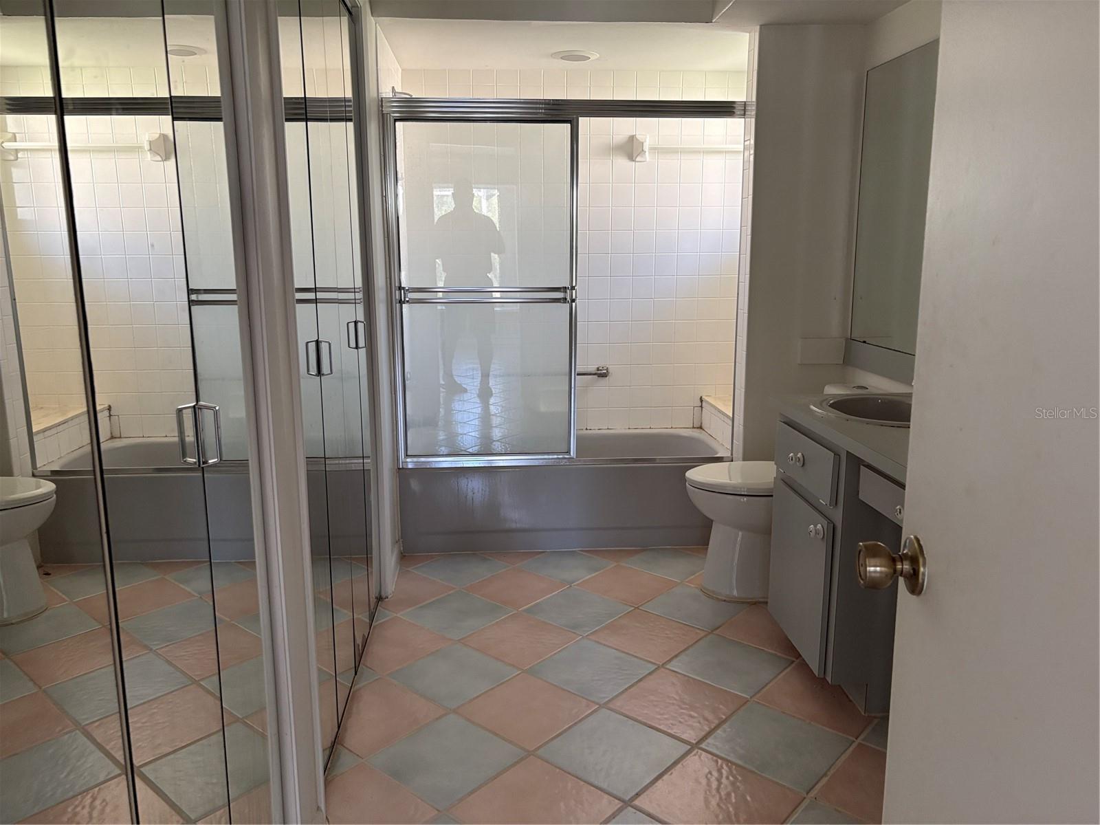 OAKWOOD VILLAGE BEVERLY HILLS PH 01 - Residential