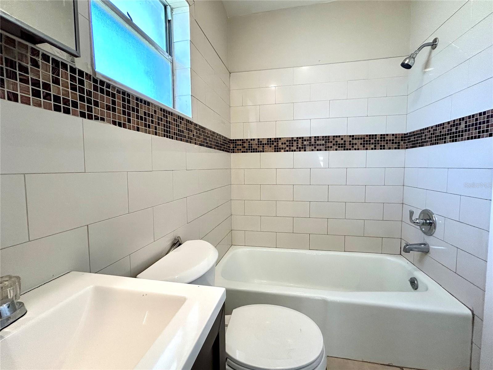 HOWEY W J LAND STARR LAKE - Residential Lease