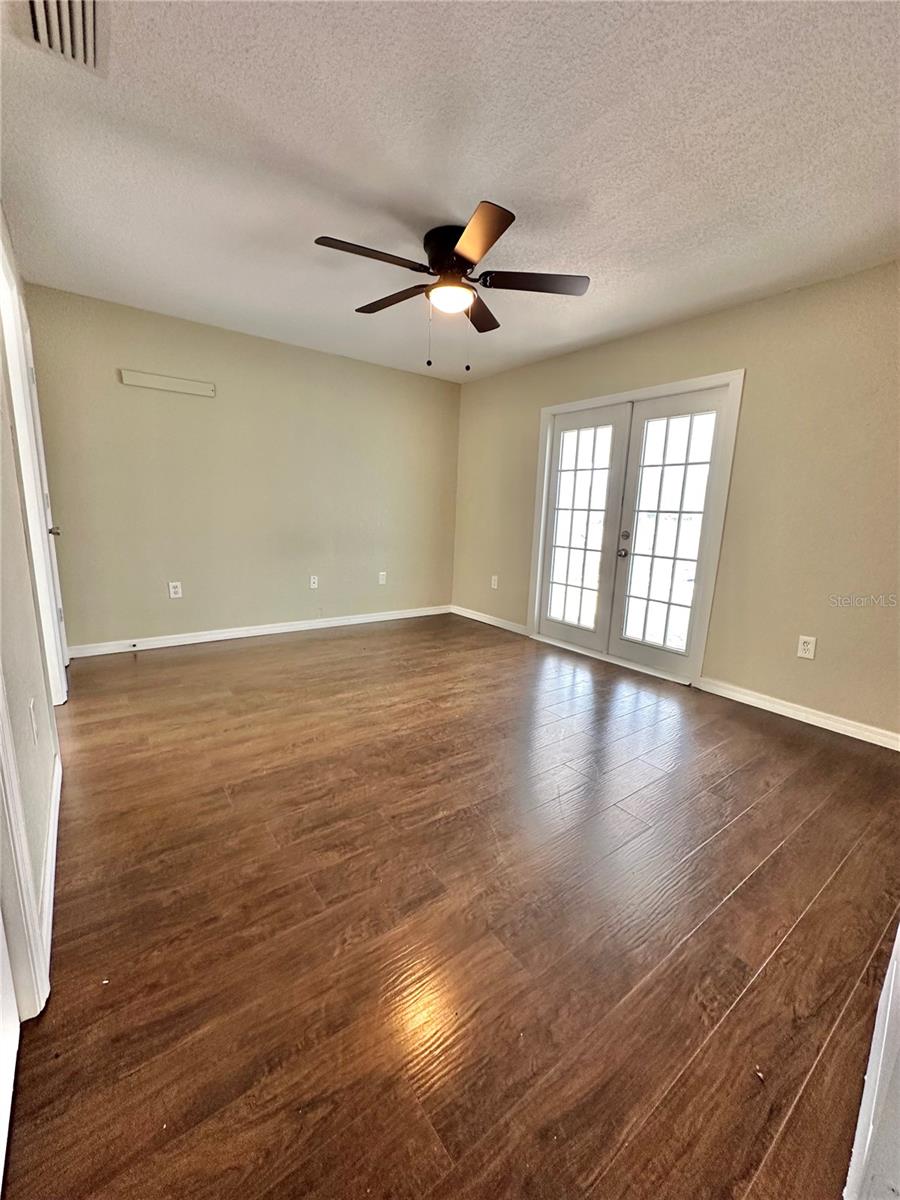 ROYAL HIGHLANDS - Residential