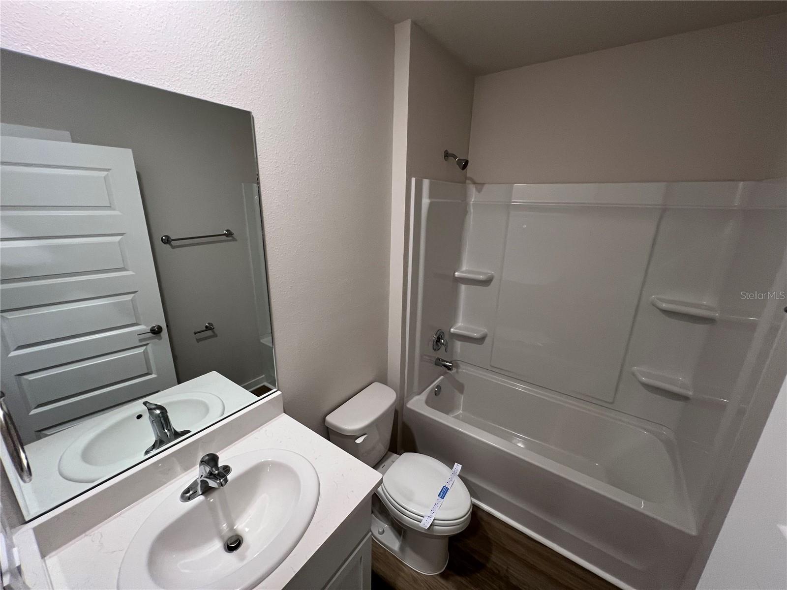 STAR FARMSPH V-SUB - Residential Lease