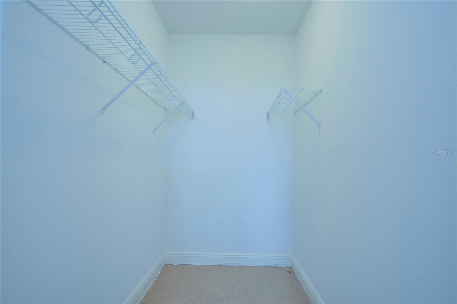 LAS FLORES - Residential Lease