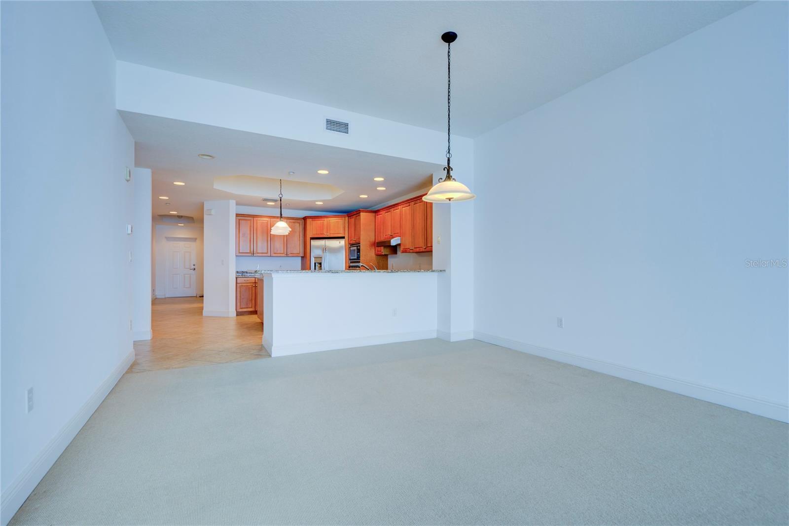 LAS FLORES - Residential Lease