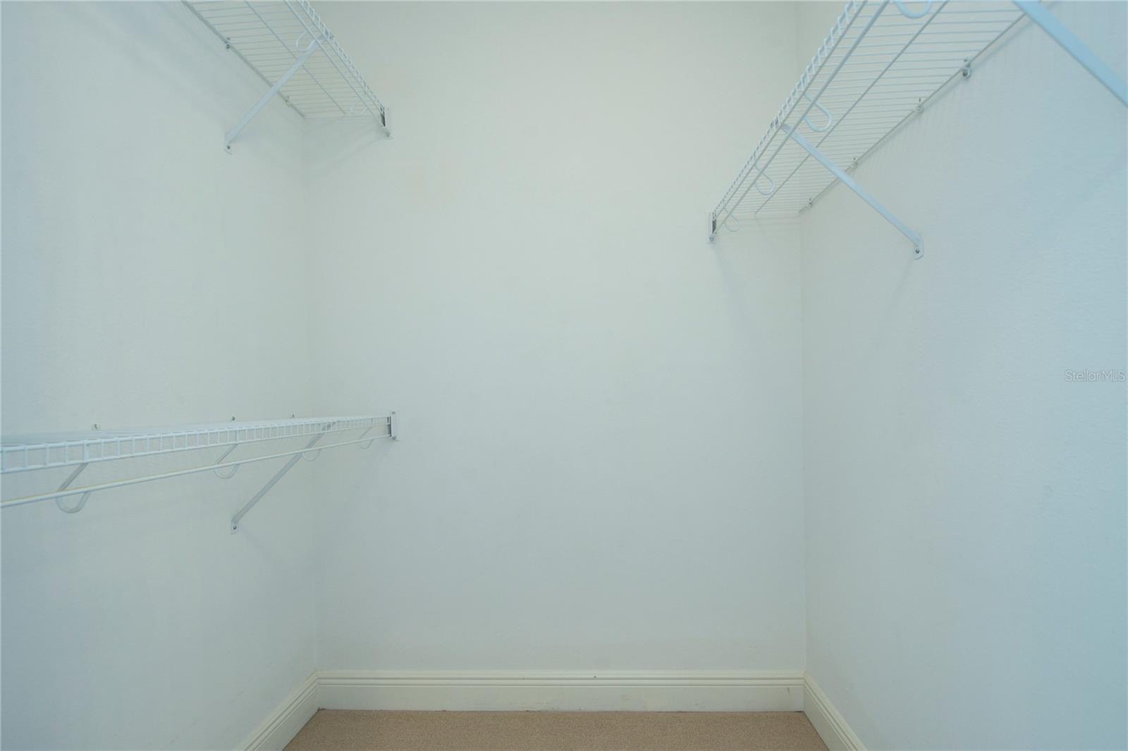 LAS FLORES - Residential Lease