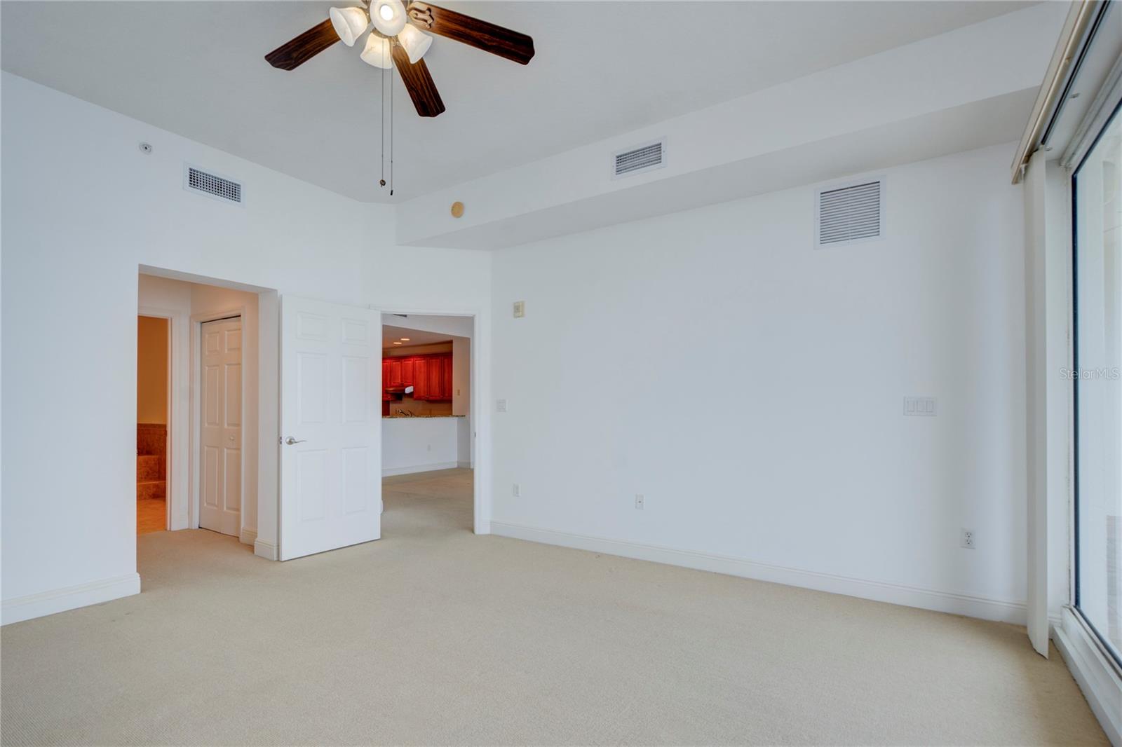 LAS FLORES - Residential Lease