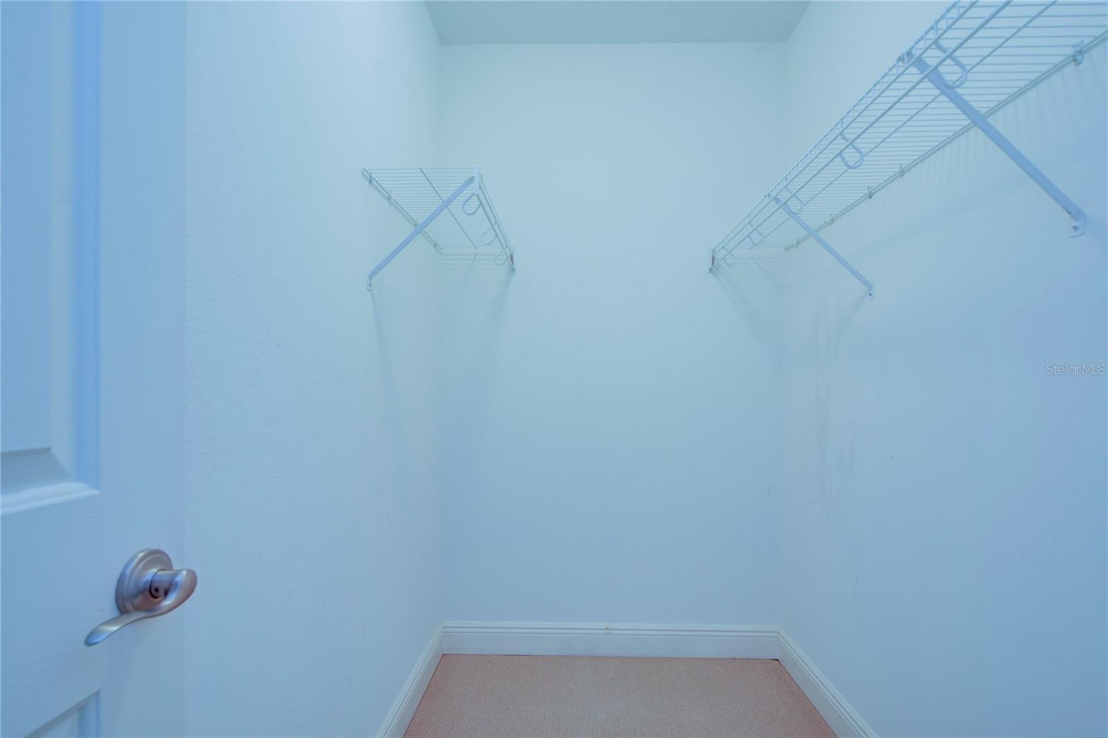 LAS FLORES - Residential Lease