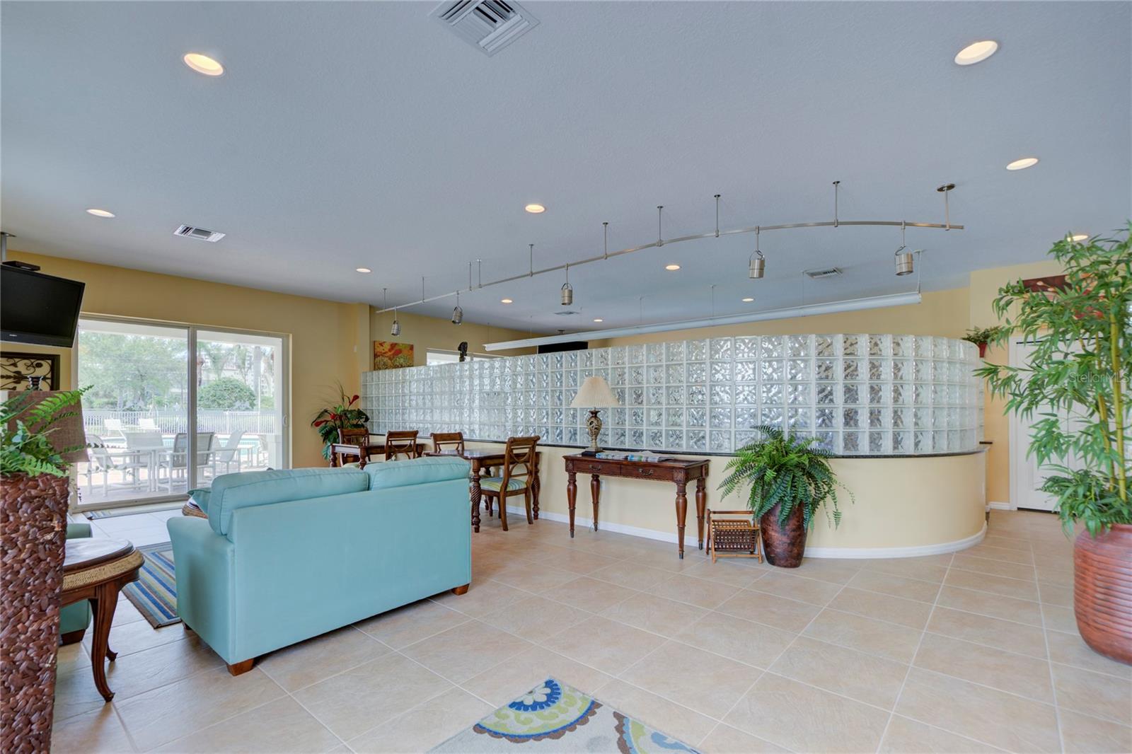 LAS FLORES - Residential Lease