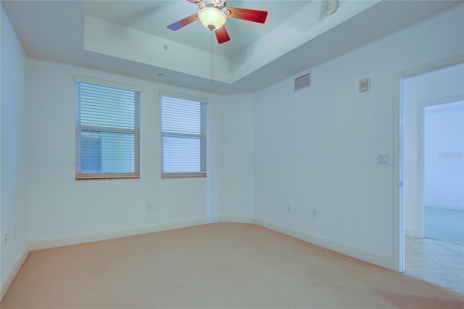 LAS FLORES - Residential Lease