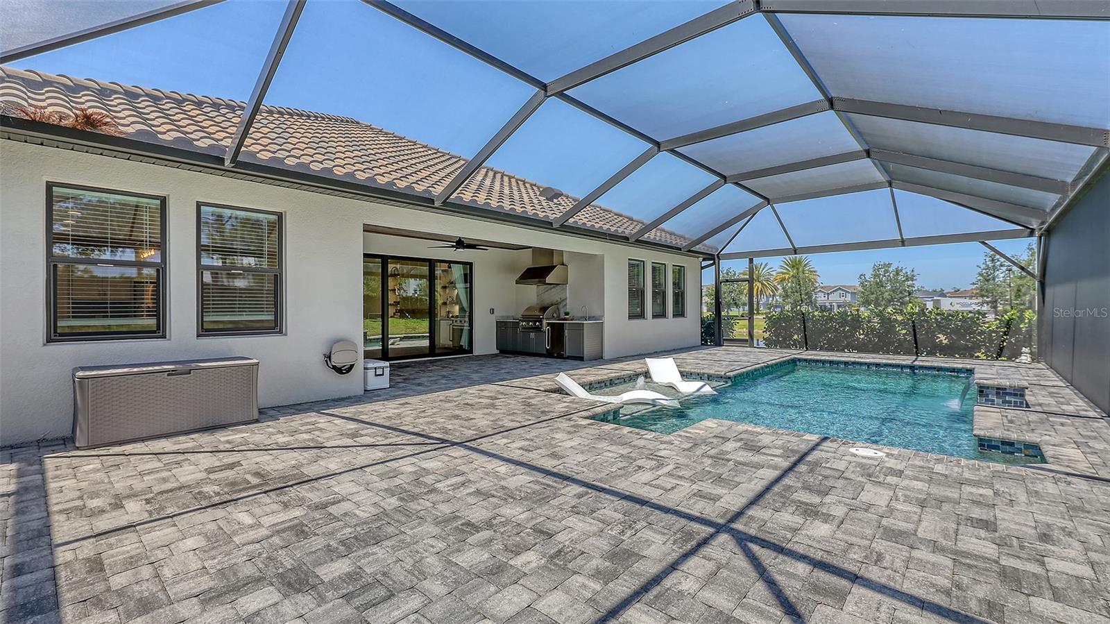 1907 WOODLEAF HAMMOCK COURT