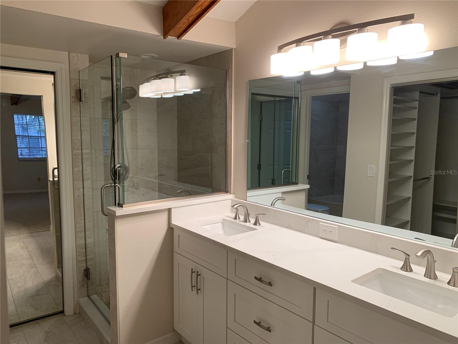 LAUREL OAKS AT COUNTRY WOODS CONDO - Residential Lease