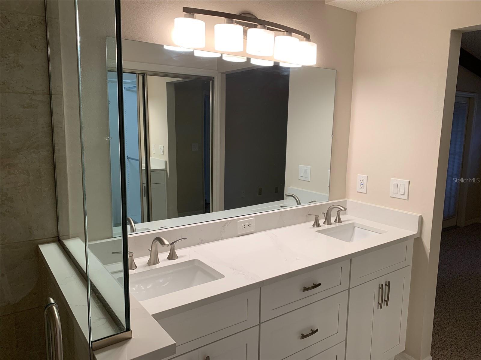 LAUREL OAKS AT COUNTRY WOODS CONDO - Residential Lease