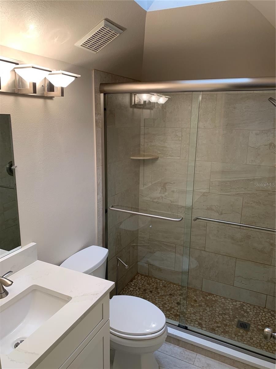 LAUREL OAKS AT COUNTRY WOODS CONDO - Residential Lease