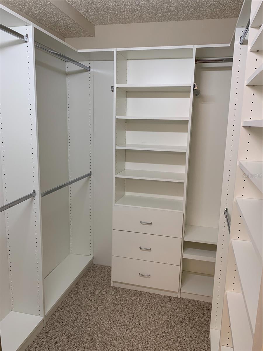 LAUREL OAKS AT COUNTRY WOODS CONDO - Residential Lease