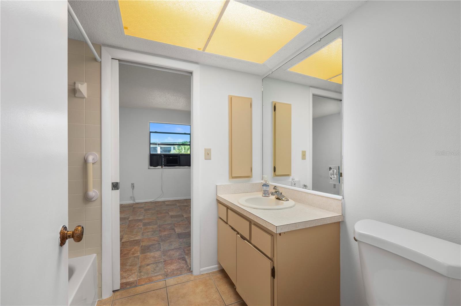 SANDHILL PINES BLDG 13 - Residential