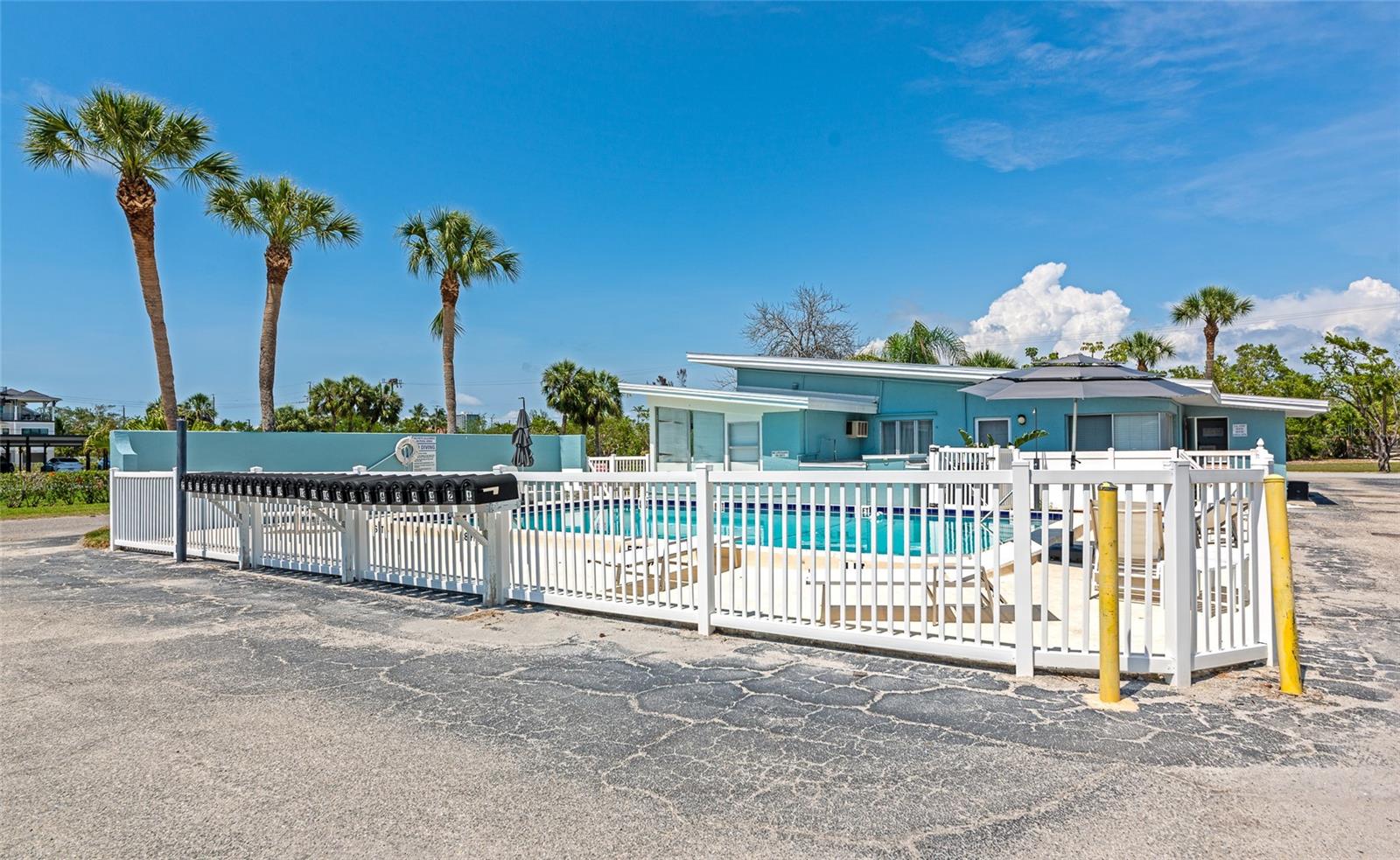 PELICAN GARDENS - Residential