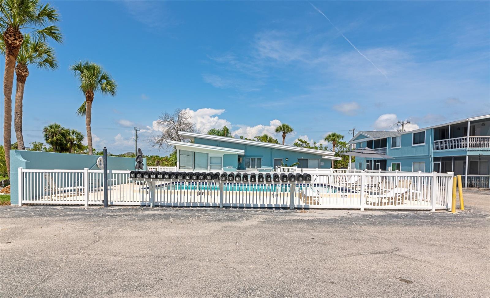 PELICAN GARDENS - Residential