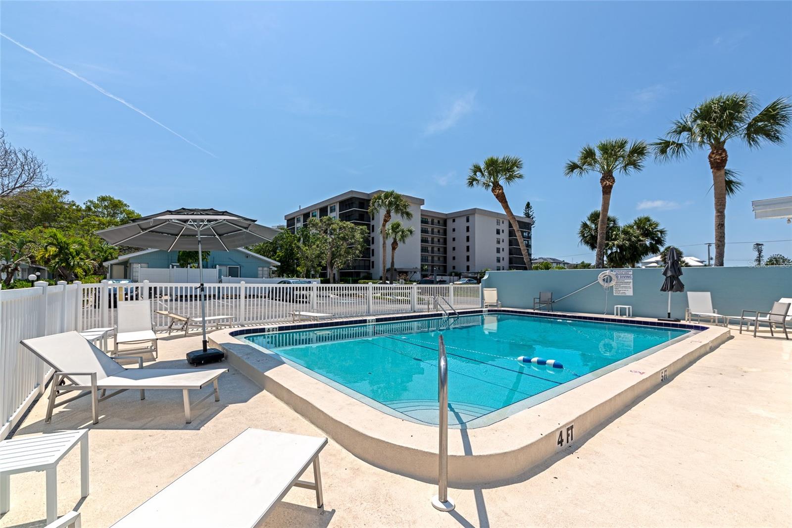 PELICAN GARDENS - Residential