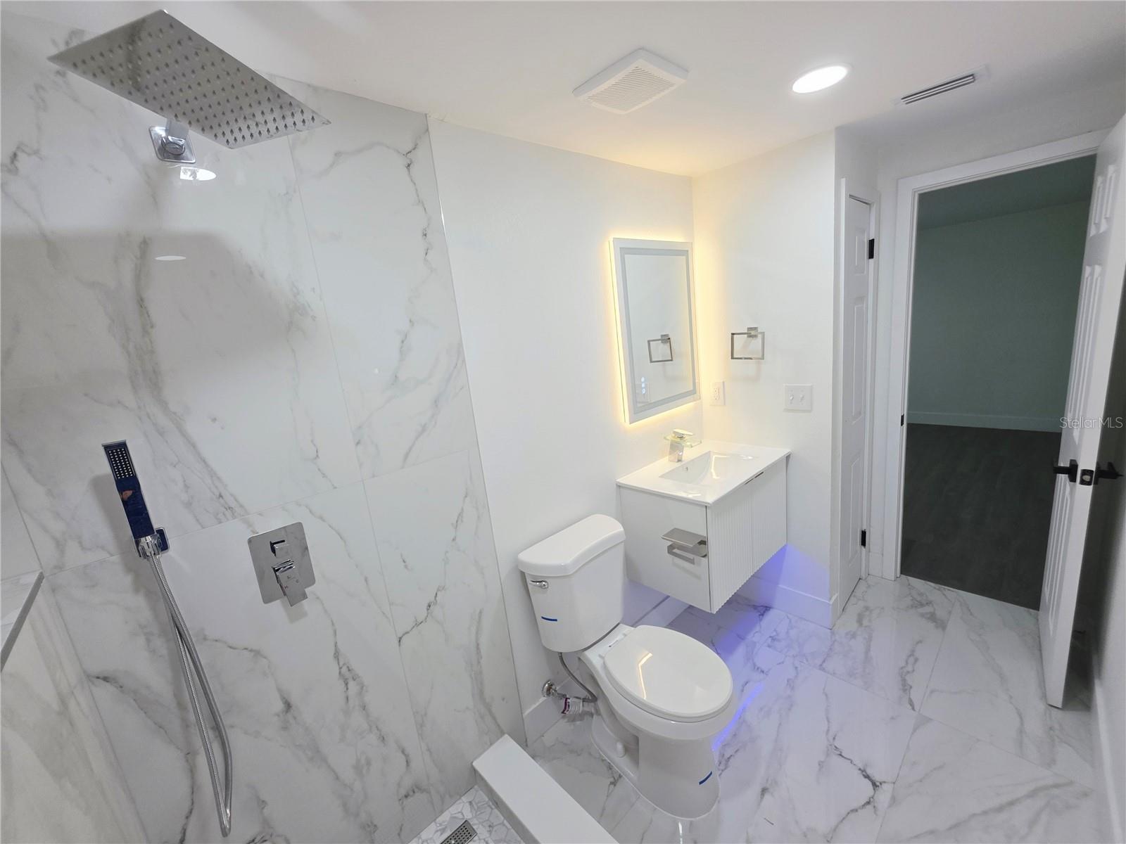 BEACON SQUARE - Residential