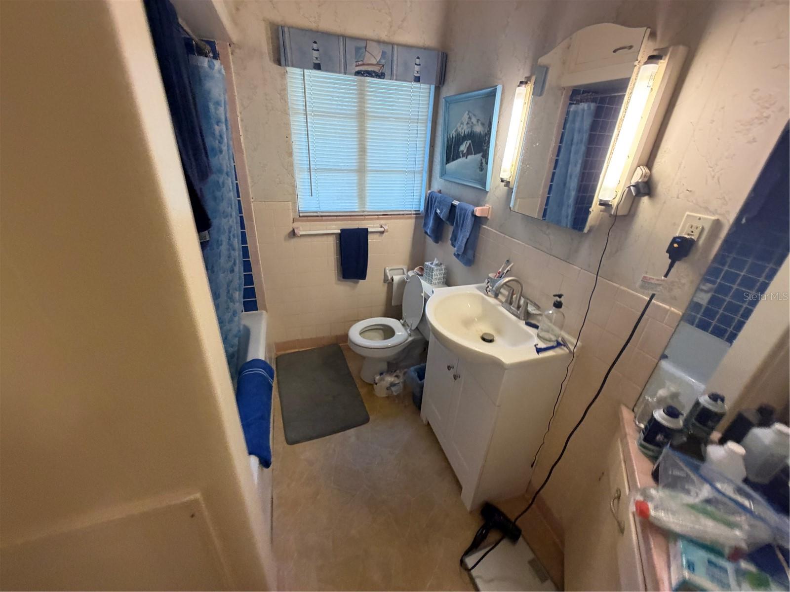 705 33RD STREET COURT W A