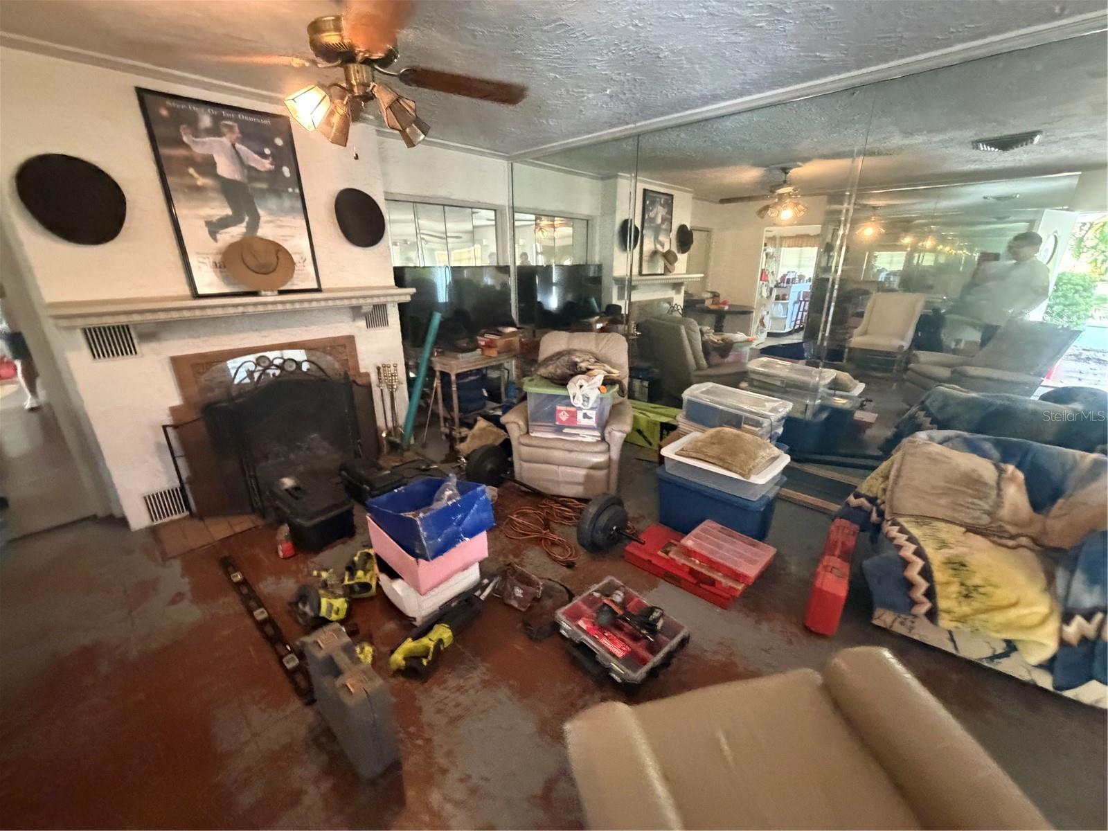 705 33RD STREET COURT W A