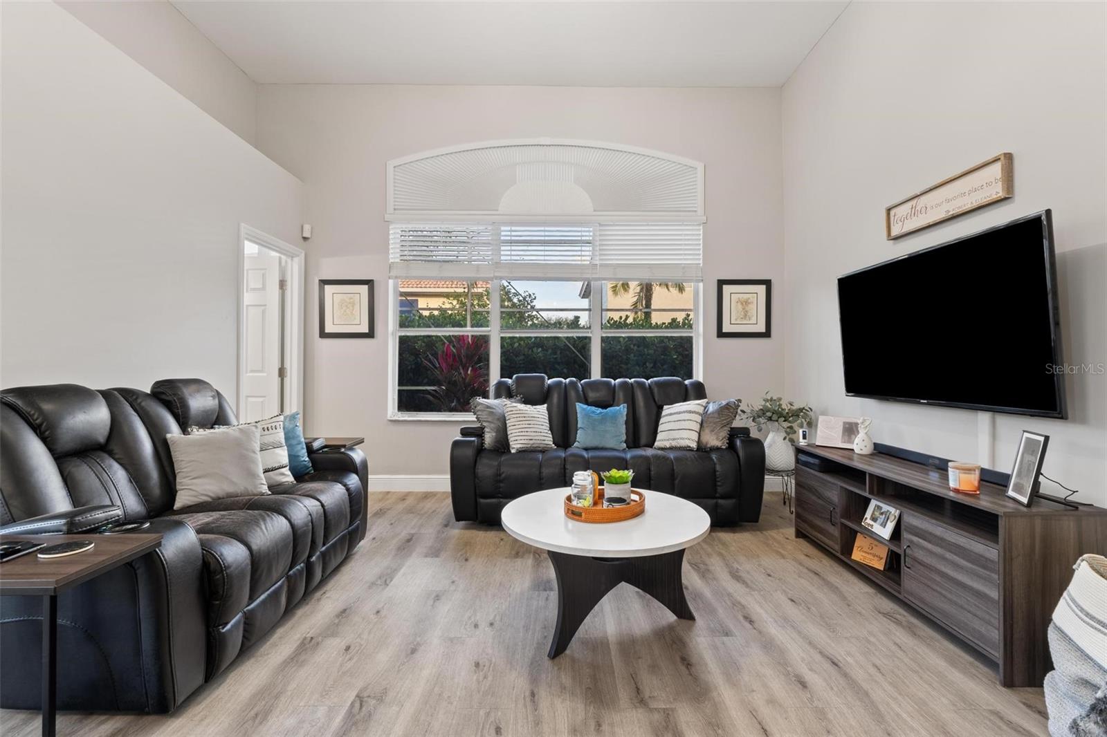 TWIN ACRES 154-15 B - Residential